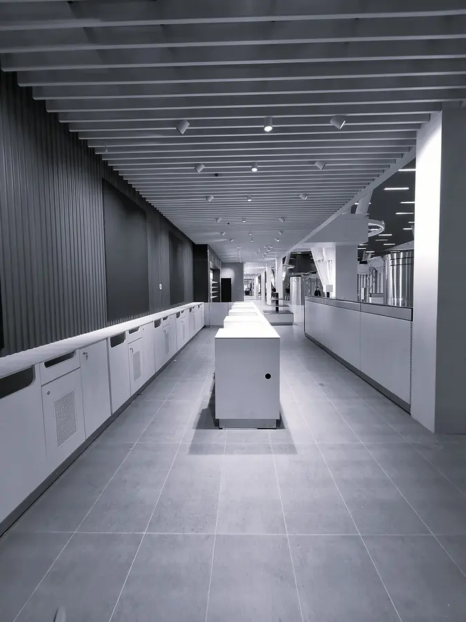 Tiendas Duty Free, Terminal Internacional T2, fotografía en blanco y negro