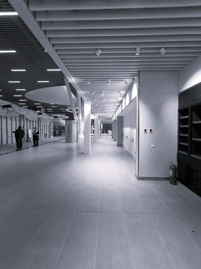 Tiendas Duty Free, Terminal Internacional T2, fotografía en blanco y negro