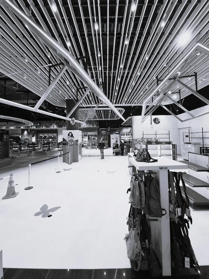 Tiendas Duty Free, Terminal Internacional T2, fotografía en blanco y negro
