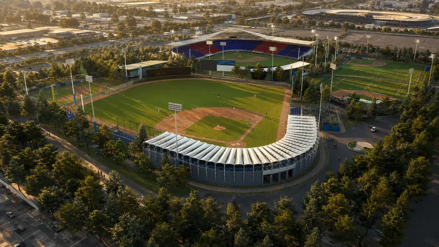 Complejo Deportivo de Béisbol · Estadio Nacional